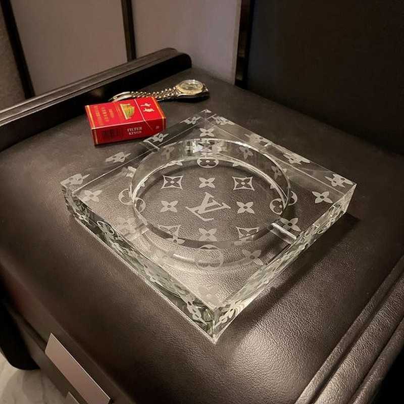 루이비통 크리스탈 재떨이 | Size FREE