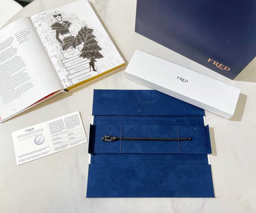 프레디 팔찌 브레이슬릿 | Size 기본 스트랩 Size 15, 16, 17 버클 2.6cm