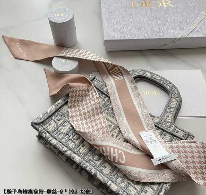 디올 트윌리 스카프