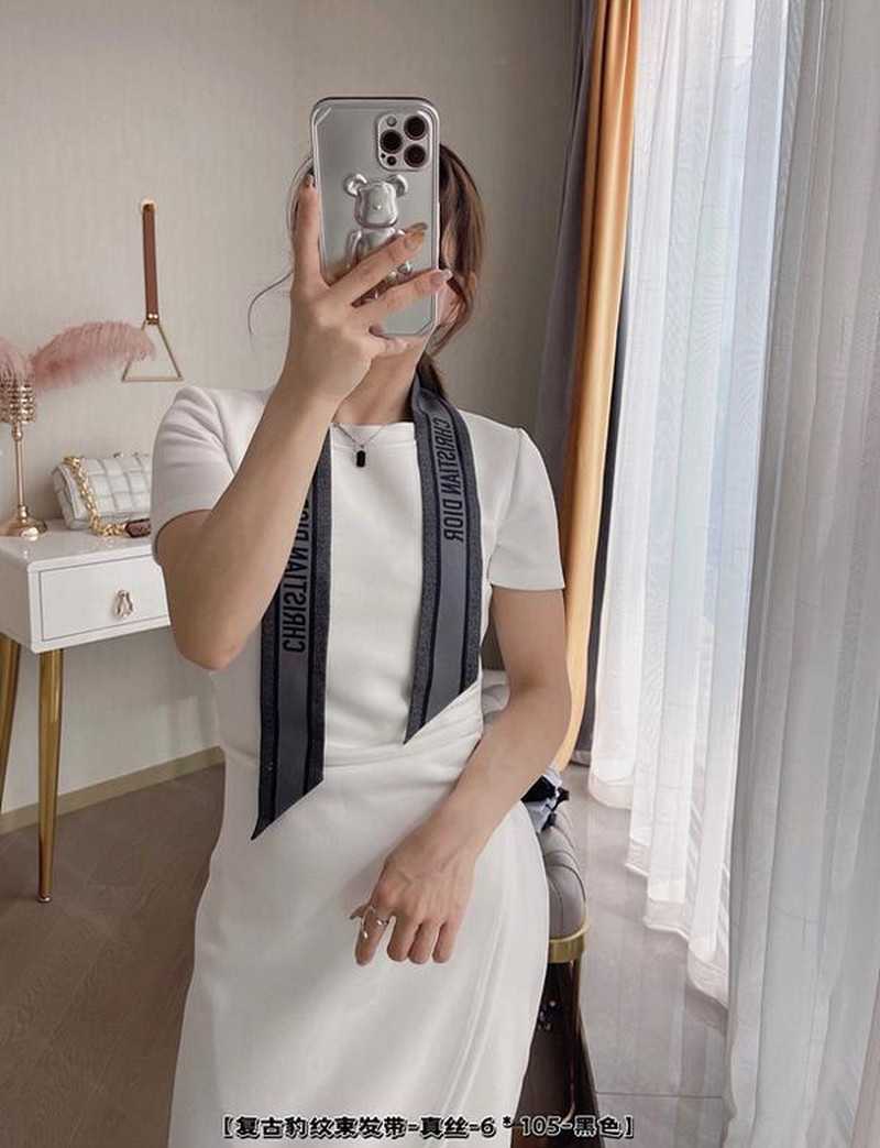 디올 트윌리 스카프
