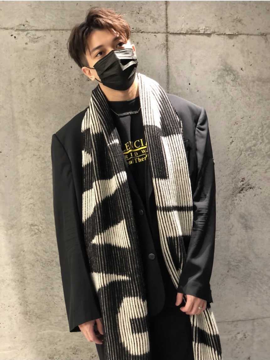 발렌시아가 blcg 로고 머플러