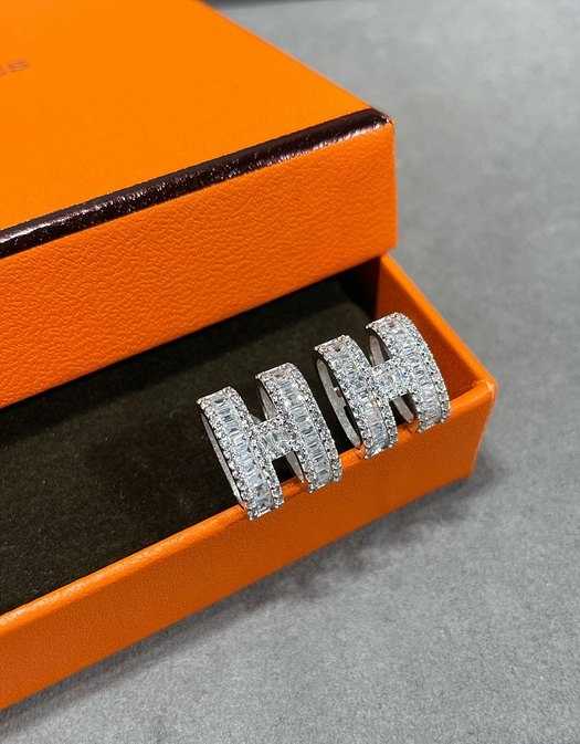 에르메스 hermes 팝아슈 이어링 귀걸이 | Size One size