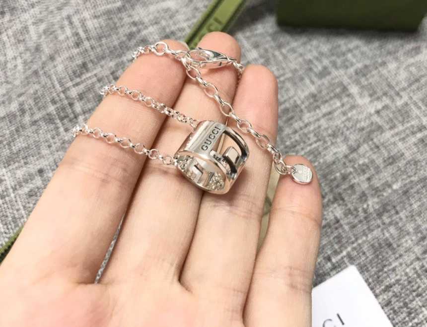 구찌 뉴 더블링 목걸이 | 펜던트 크기: 4*20mm 목걸이 길이: 55cm 조절 가능