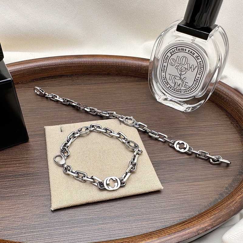 구찌 실버 레트로 올드 더블 팔찌 | Size FREE ﻿