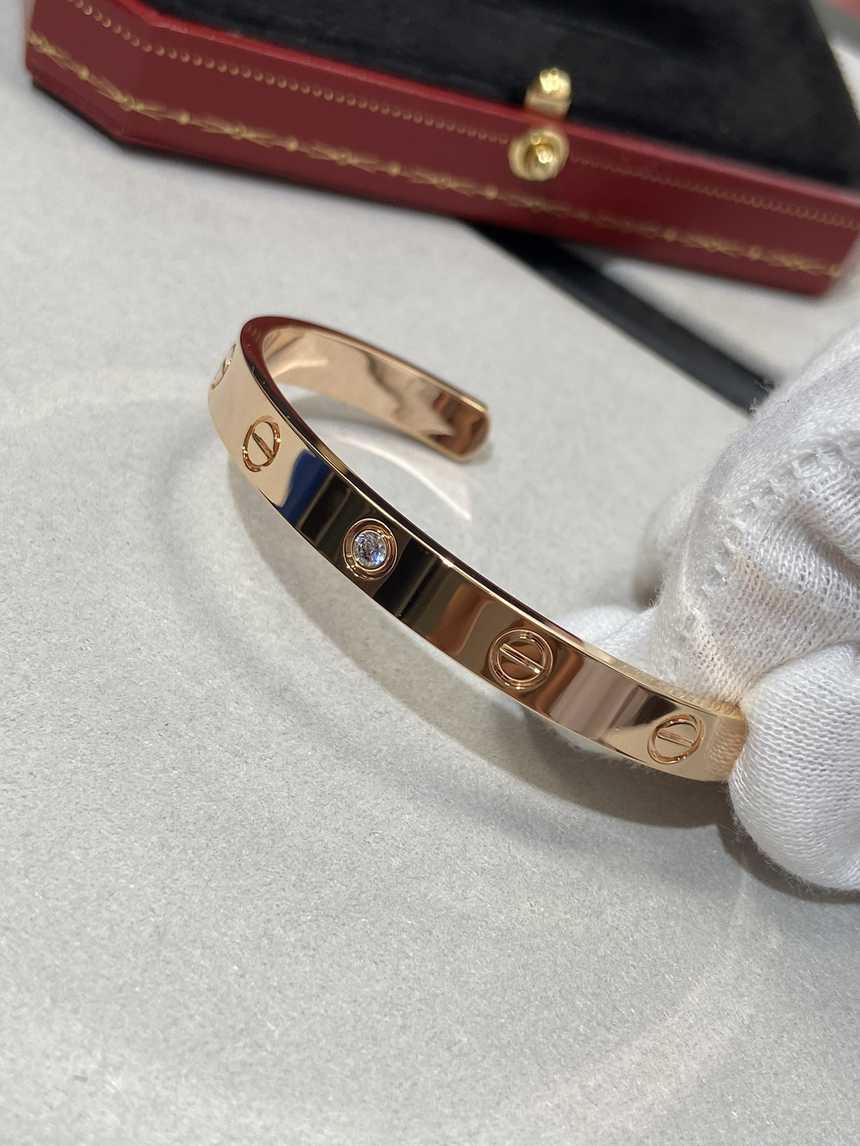 까르띠에 러브 와이드 다이아 팔찌 로즈골드 | Size FREE