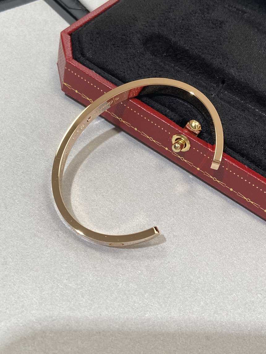 까르띠에 러브 와이드 다이아 팔찌 로즈골드 | Size FREE