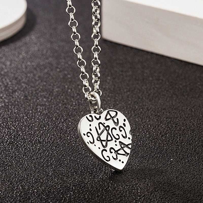 구찌 해골 펜던트 목걸이 | Size one size