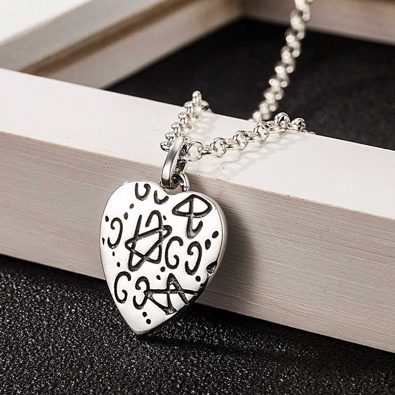 구찌 해골 펜던트 목걸이 | Size one size