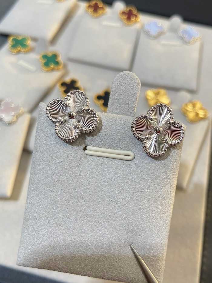 반클리프 빈티지 알함브라 네잎클로버 귀걸이 | Size 1.5 x 1.5cm