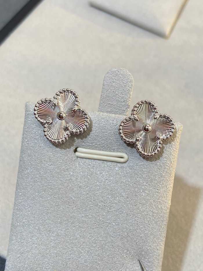 반클리프 빈티지 알함브라 네잎클로버 귀걸이 | Size 1.5 x 1.5cm