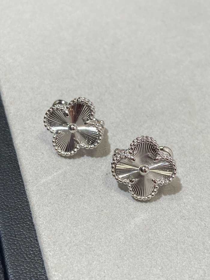 반클리프 빈티지 알함브라 네잎클로버 귀걸이 | Size 1.5 x 1.5cm