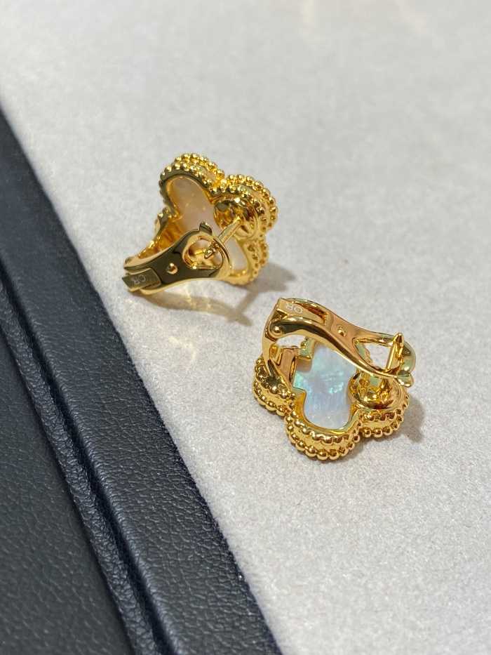 반클리프 빈티지 알함브라 네잎클로버 귀걸이 | Size 1.5 x 1.5cm
