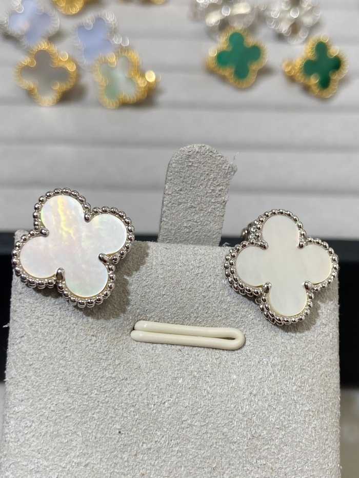 반클리프 빈티지 알함브라 네잎클로버 귀걸이 | Size 1.5 x 1.5cm