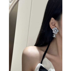 CC 로고 다이아 귀걸이 | Size FREE