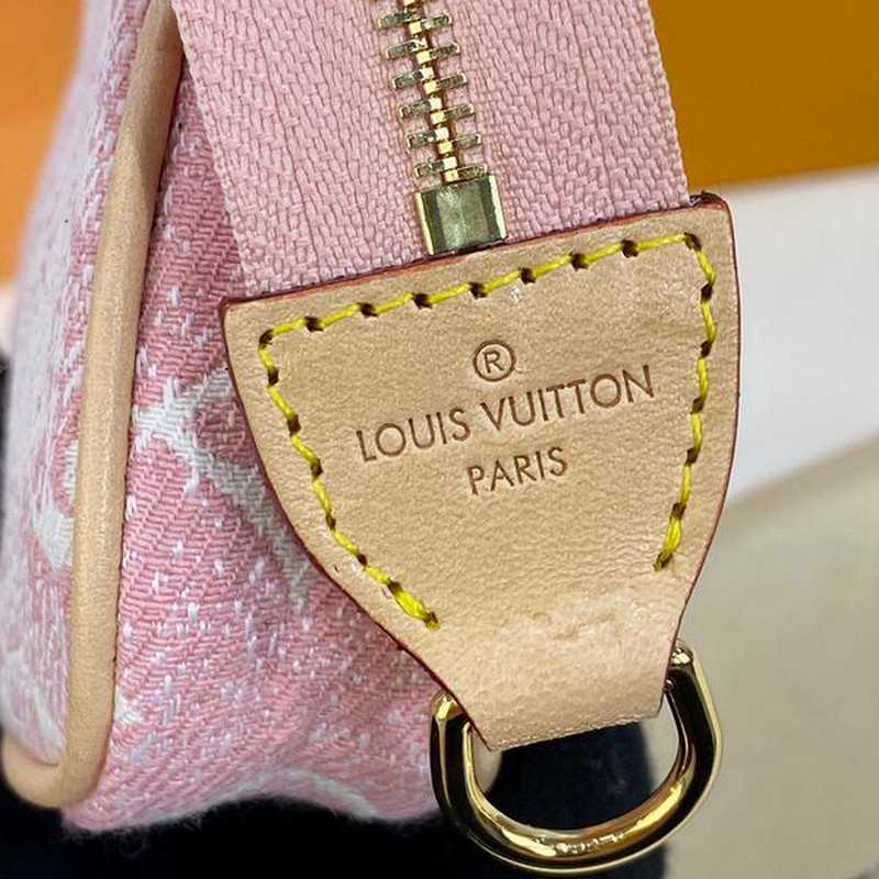 루이비통 데님 핑크 미니 포쉐트 악세수아 m81176 | 11 x 7 x 2cm