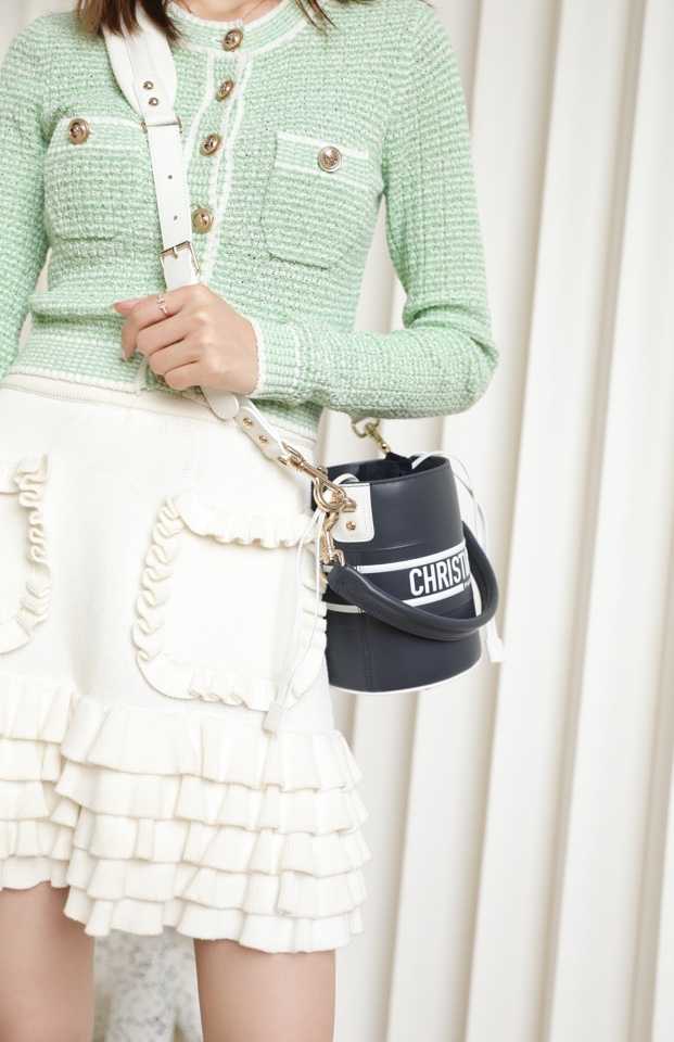 디올 바이브 버킷백 스몰 | 사이즈: 14 x 18 x 14cm