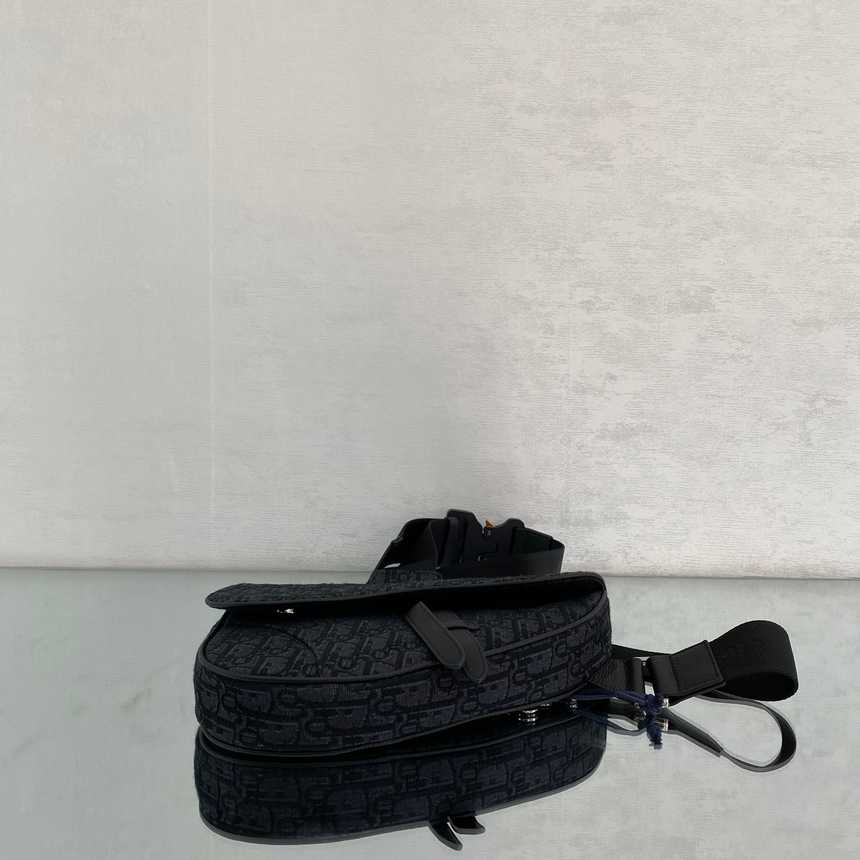 디올 오블리크 새들 크로스백 | 사이즈: 20 x 28.6 x 5cm