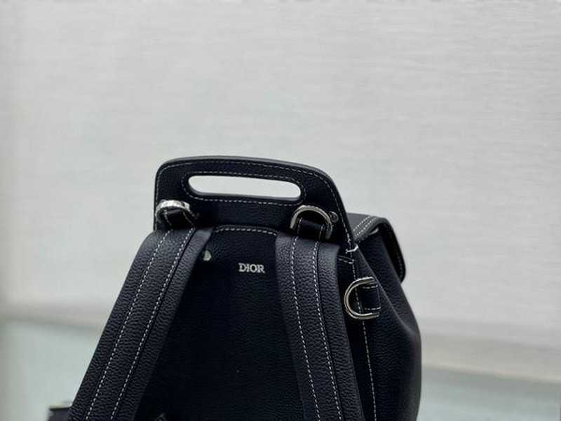 디올 CD 갤롭 백팩 | 사이즈: 19 x 27.5 x 11.5cm