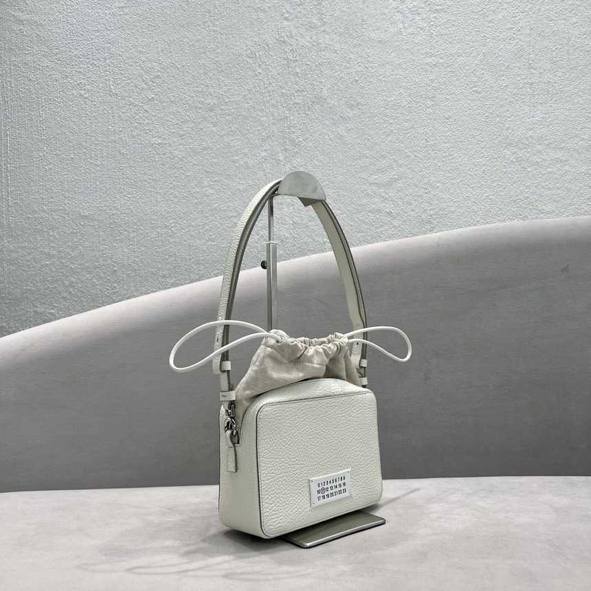마르지엘라 5AC 카메라백 | 사이즈: 30 x 19 x 21cm