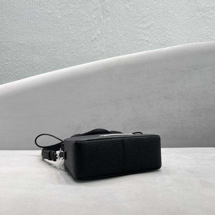 마르지엘라 5AC 카메라백 | 사이즈: 30 x 19 x 21cm