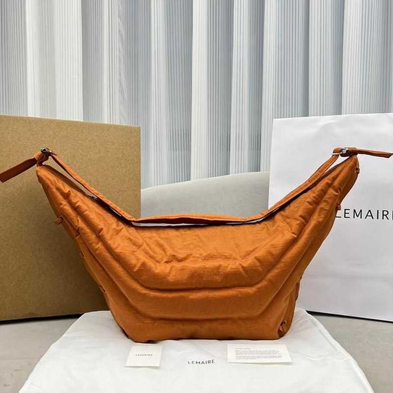 르메르(lemaire) 소프트 게임 백 | 사이즈: 중간 길이 48x 바닥 폭 18x 높이 49cm