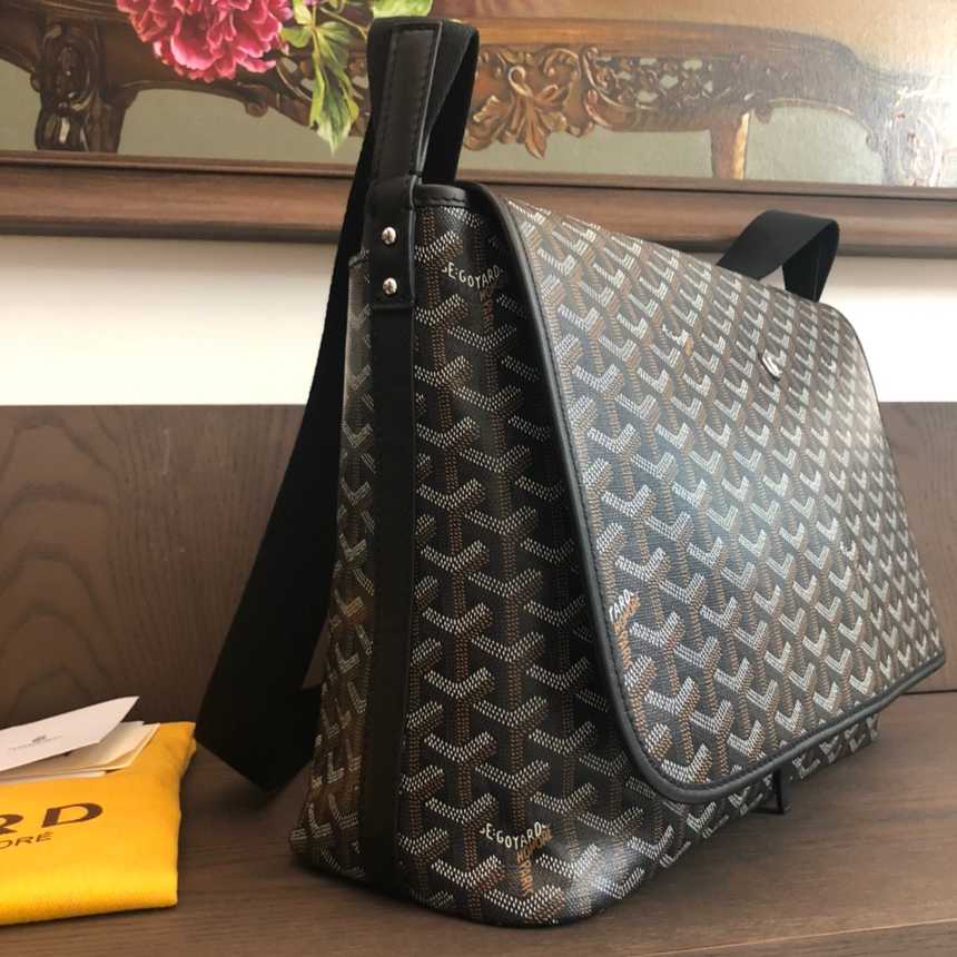 고야드 카펜티엔 메신저백 | 바닥 길이 35cm 높이 25cm 폭 13cm