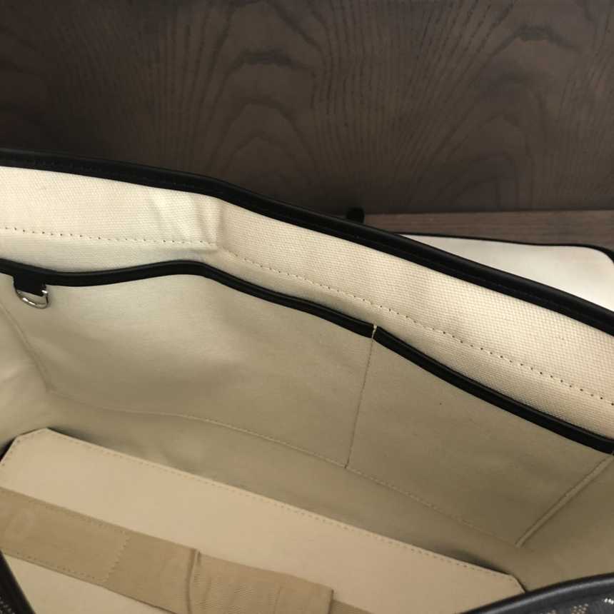 고야드 카펜티엔 메신저백 | 바닥 길이 35cm 높이 25cm 폭 13cm