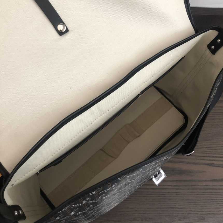 고야드 카펜티엔 메신저백 | 바닥 길이 35cm 높이 25cm 폭 13cm