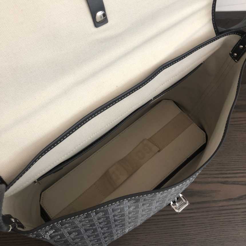 고야드 카펜티엔 메신저백 | 바닥 길이 35cm 높이 25cm 폭 13cm