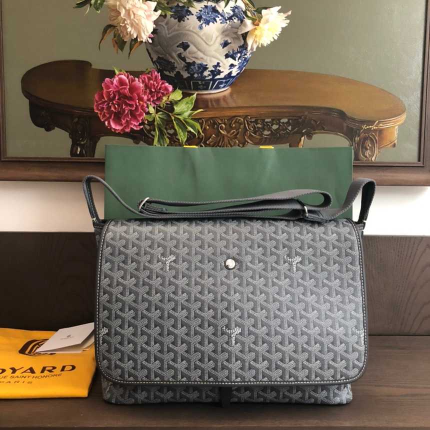 고야드 카펜티엔 메신저백 | 바닥 길이 35cm 높이 25cm 폭 13cm