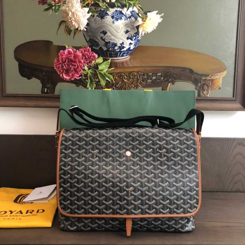 고야드 카펜티엔 메신저백 | 바닥 길이 35cm 높이 25cm 폭 13cm
