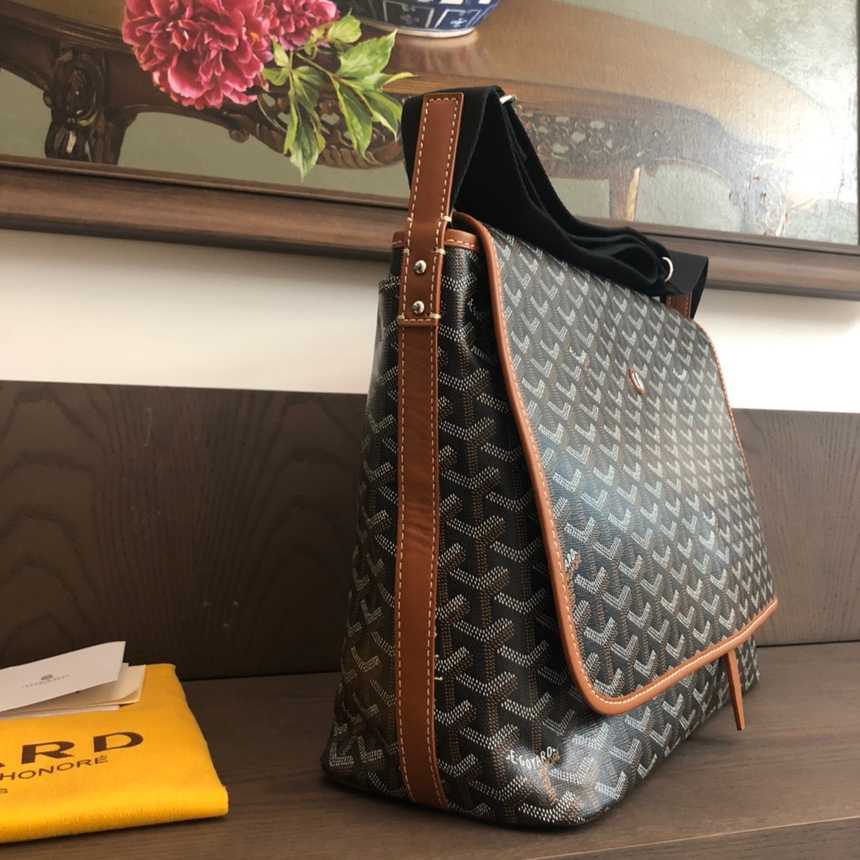 고야드 카펜티엔 메신저백 | 바닥 길이 35cm 높이 25cm 폭 13cm