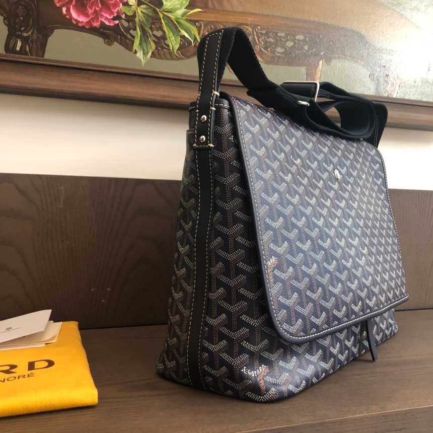 고야드 카펜티엔 메신저백 | 바닥 길이 35cm 높이 25cm 폭 13cm