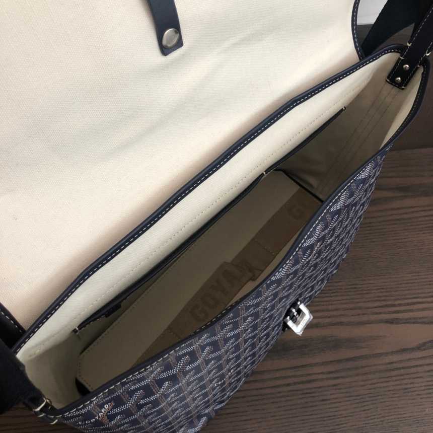 고야드 카펜티엔 메신저백 | 바닥 길이 35cm 높이 25cm 폭 13cm