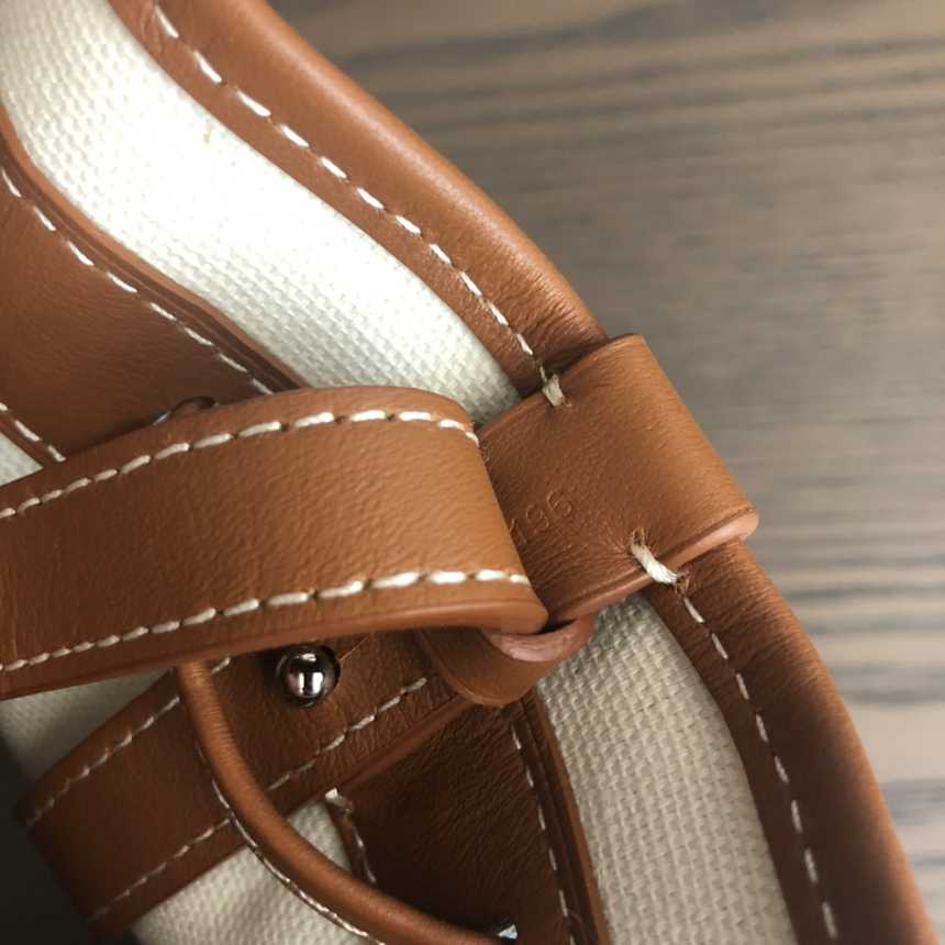 고야드 쁘띠플로 버킷백 | 15 * 23 * 17 cm