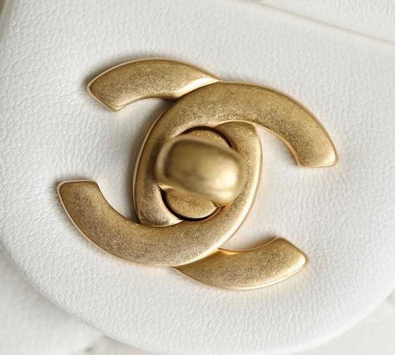 샤* 골드볼 플랩백 | 13 x 20 x 7cm