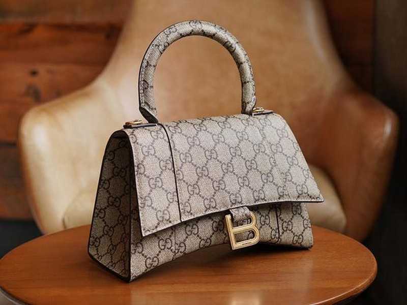 발렌시아가 해커 프로젝트 아워글래스 숄더백 | 22.5 x 14.5 x 10cm