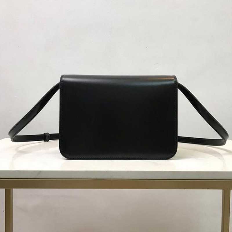버버리 TB 크로스백 스몰 | 21 x 16 x 6cm