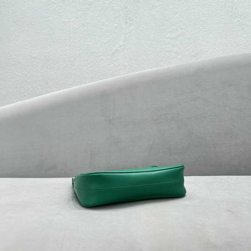 프라다 리에디션 사피아노 호보백 | 23 x 17 x 6cm