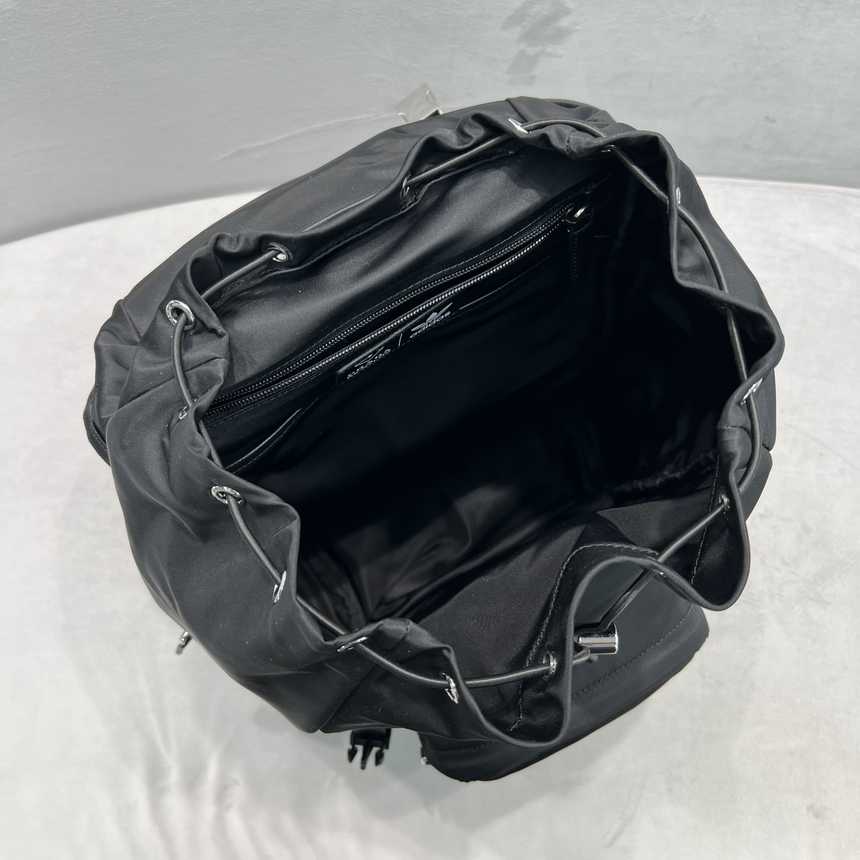 프라다 콜라보 리나일론 사피아노 백팩 2vz135 | 45 x 17 x 27cm