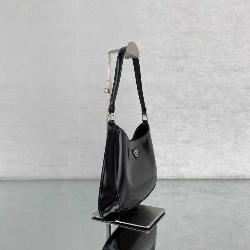 프라다 클레오백 27cm | 27 x 19 x 4.5cm