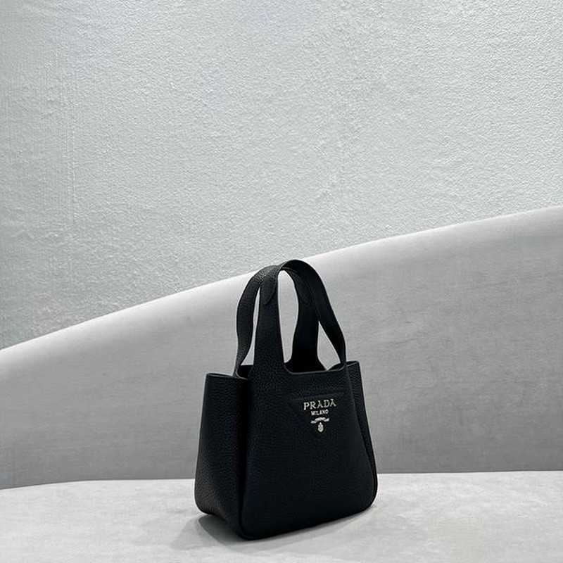 프라다 가죽 핸드백 1BA349 | 15.5 x 18 x 10cm