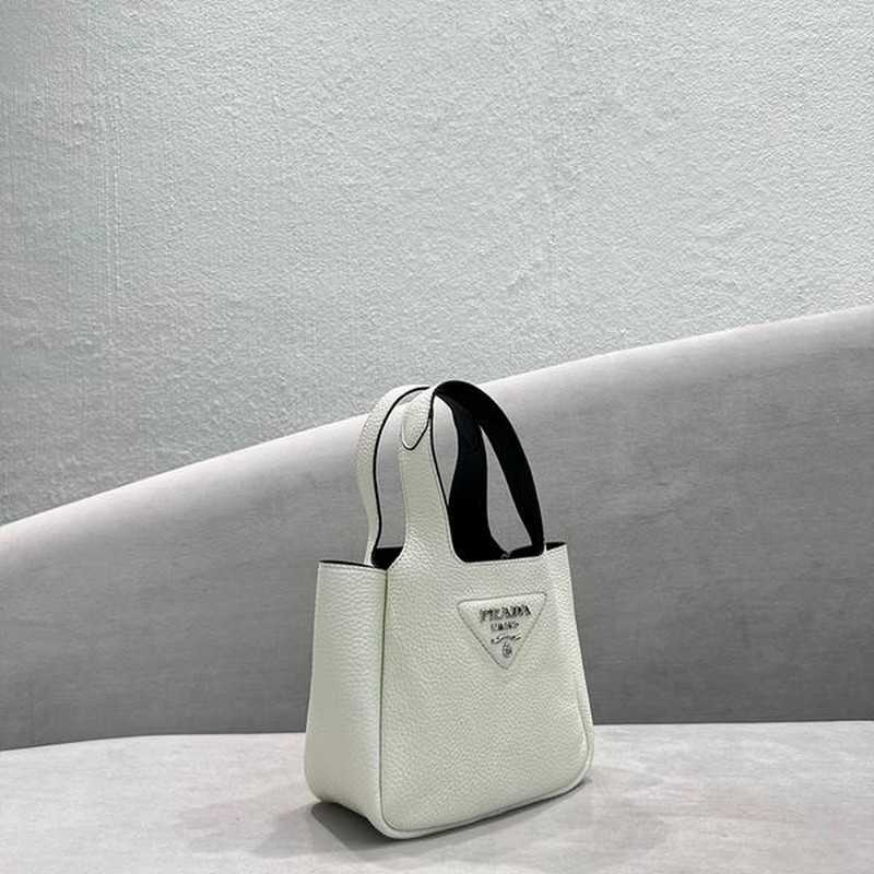 프라다 가죽 핸드백 1BA349 | 15.5 x 18 x 10cm