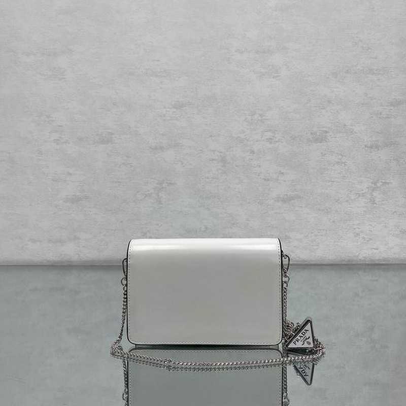 프라다 체인 크로스 미니백 | 9.5 x 17 x 3.5cm