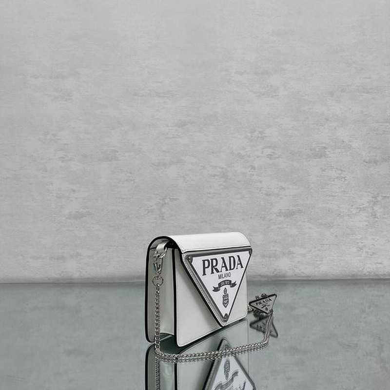 프라다 체인 크로스 미니백 | 9.5 x 17 x 3.5cm