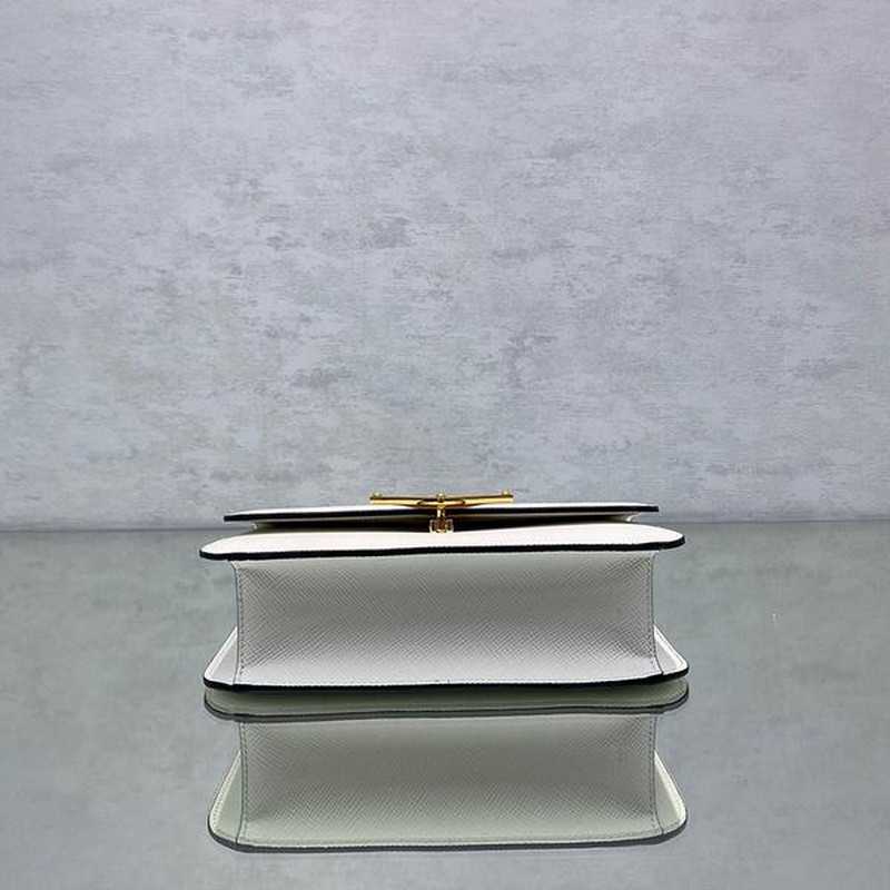 프라다 사피아노 레더 숄더백 | 15 x 22 x 6cm