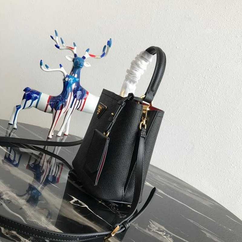 프라다 파니에 사피아노 스몰백 | 17 x 18 x 10.5cm