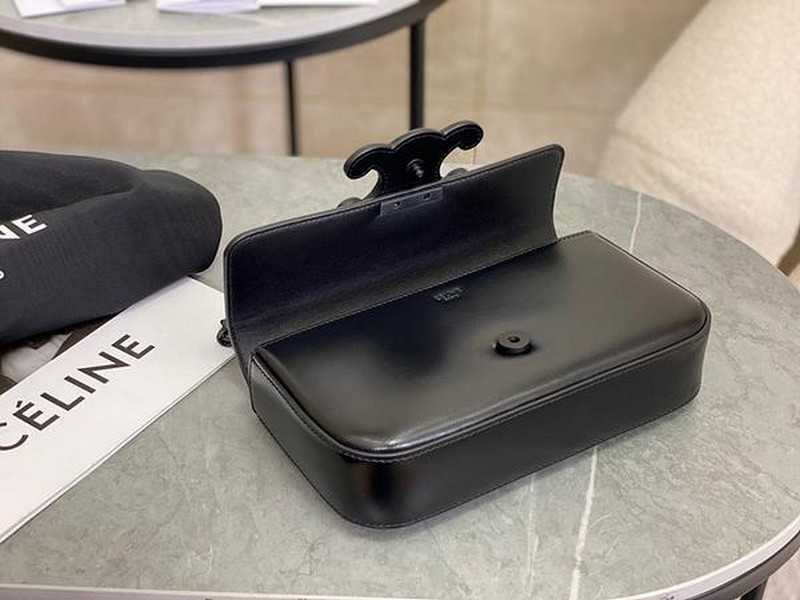 셀린느 퀴르 트리오페 블랙코팅 체인 숄더백 | ????????*????????*????????????