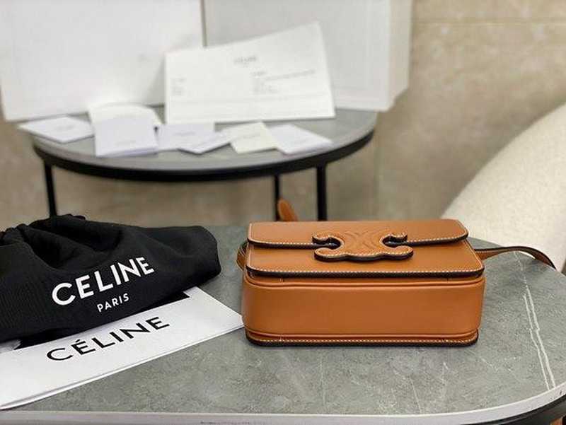 셀린느 트리오페 퀴르 숄더백 (틴/미디움) | 틴사이즈 18.5cm, 미디움 22.5cm