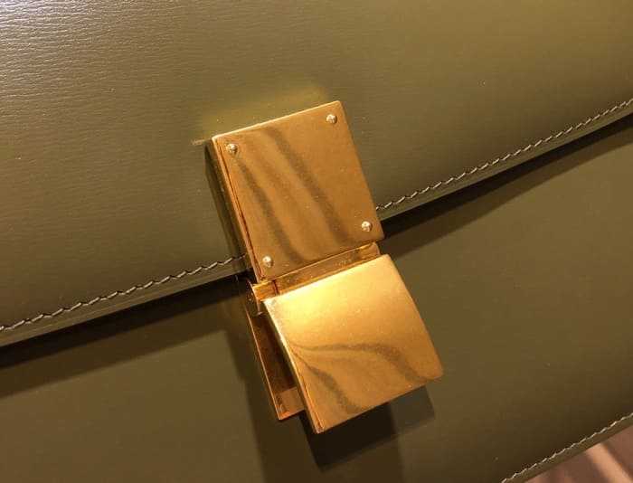 셀린느 클래식 박스 숄더백 미듐 | 24 x 18 x 7cm